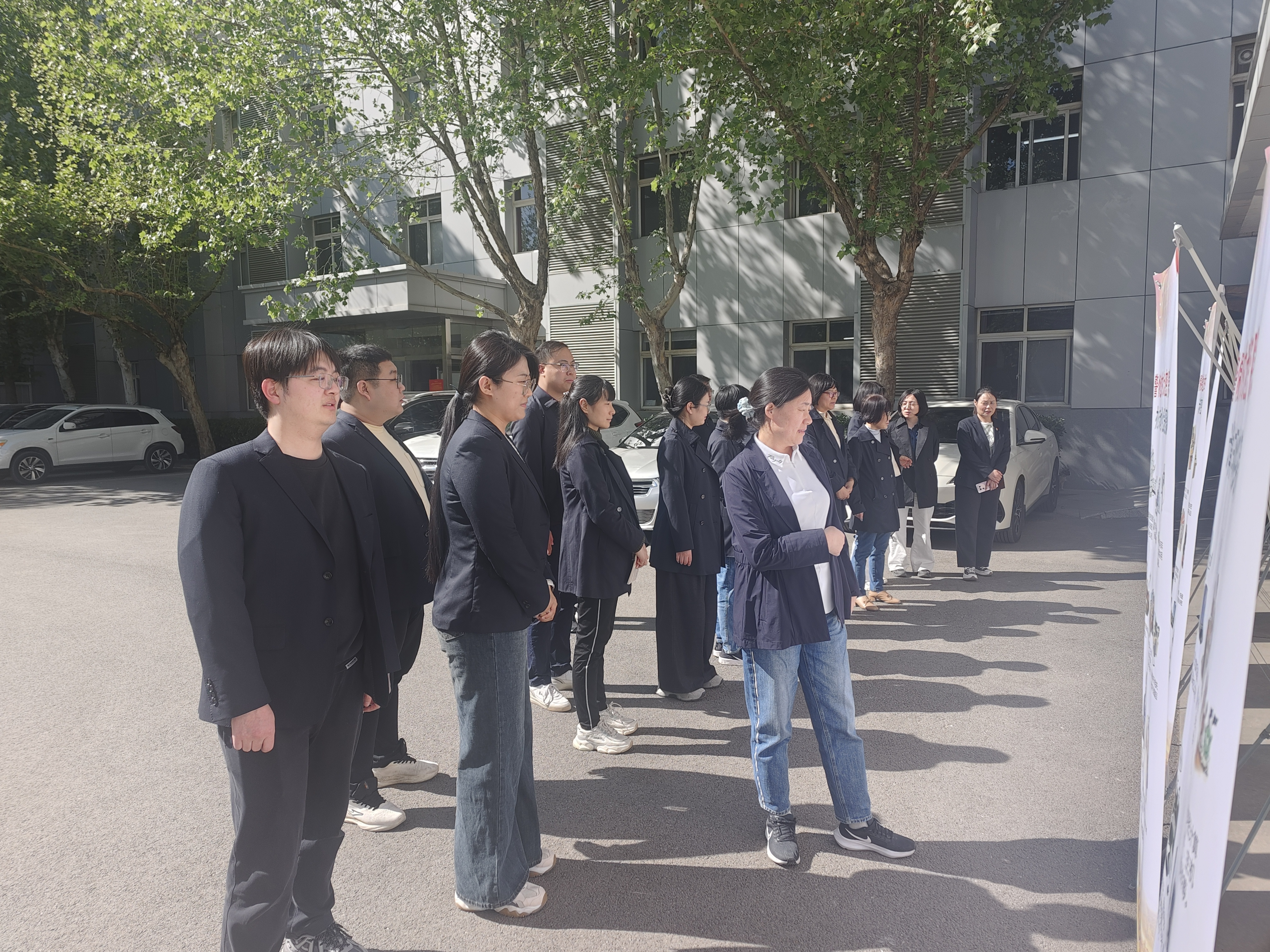 講解宣傳畫報1.jpg